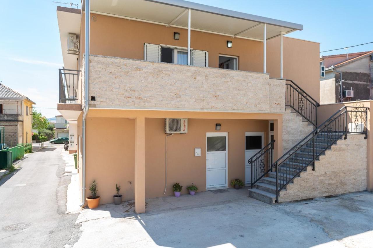 Apartment Vuletin Kaštela Exteriör bild