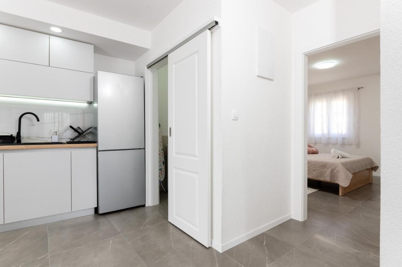Apartment Vuletin Kaštela Exteriör bild