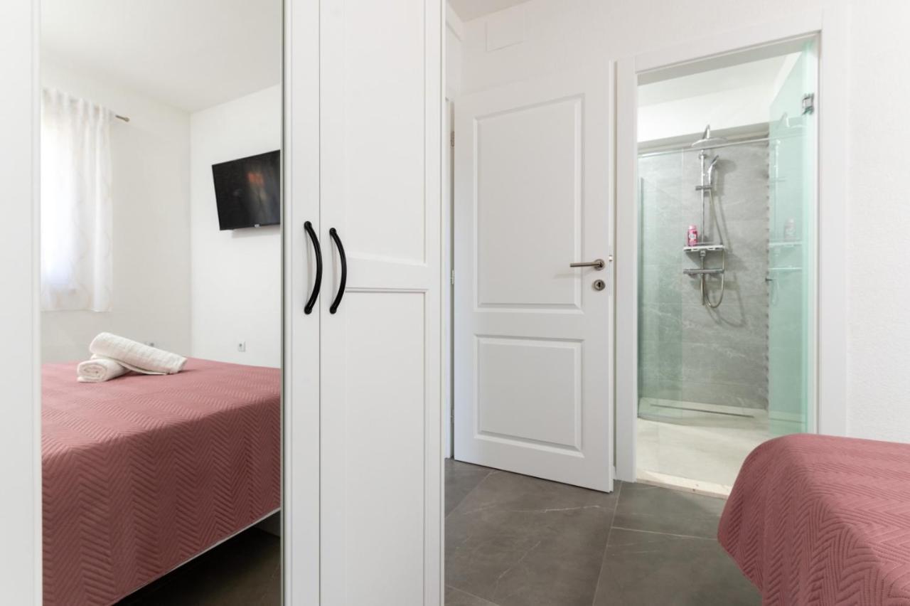Apartment Vuletin Kaštela Exteriör bild