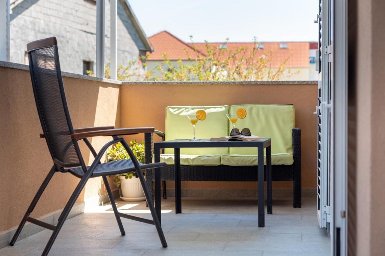 Apartment Vuletin Kaštela Exteriör bild
